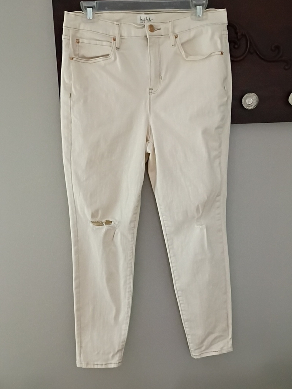 Light Cream Distressed High-Waist Jeans